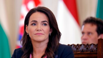 Renunció la presidenta de Hungría,