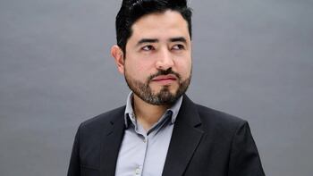 Freddy Vega, CEO y cofundador de Platzi, en un evento de educación digital