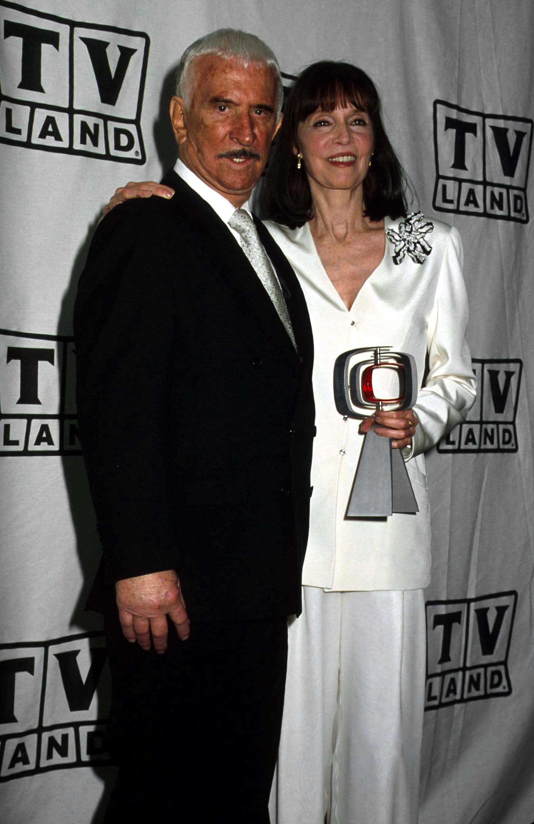 Don Adams y Barbara Feldon décadas después del éxito televisivo de la serie sobre el recontraespionaje