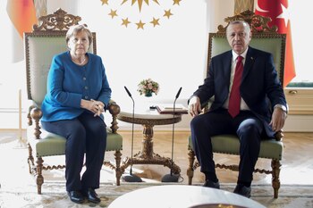 La canciller alemana, Angela Merkel, con el presidente turco, Tayyip Erdogan. REUTERS/Ahmed Deeb/POOL