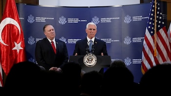 Mike Pompeo y Mike Pence
