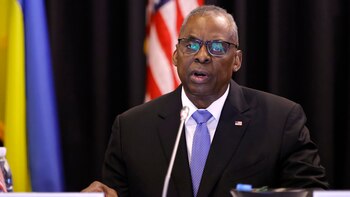 Austin: "Seguiremos apoyando a Kiev