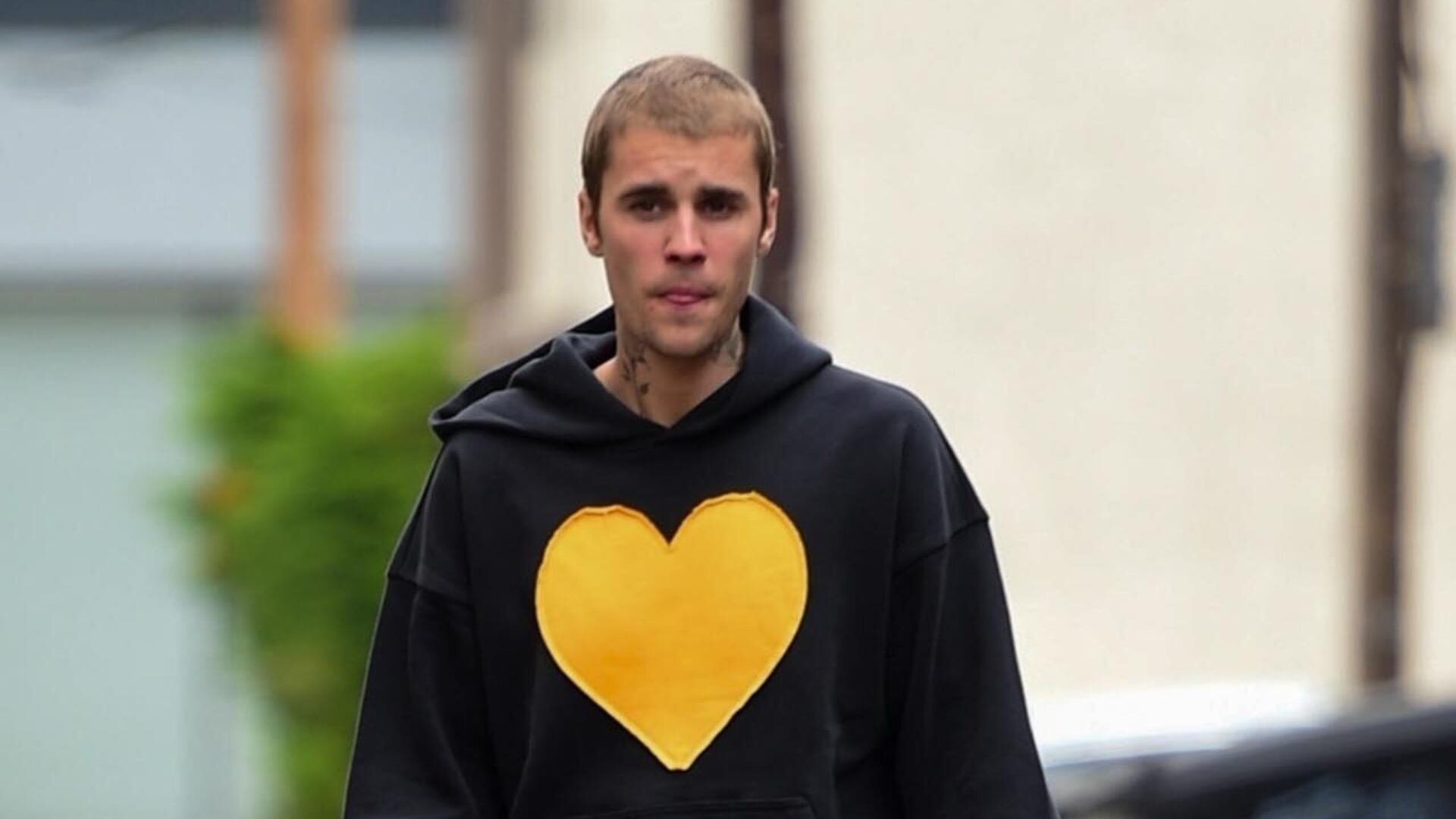 Justin Bieber habló de las expectativas externas que afectan las relaciones mientras lidia con el dolor por la reciente muerte de su abuelo (Backgrid/The Grosby Group)