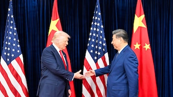 Trump prevé "un futuro fantástico" con Pekín en el inicio de su visita a China con decenas de empresarios