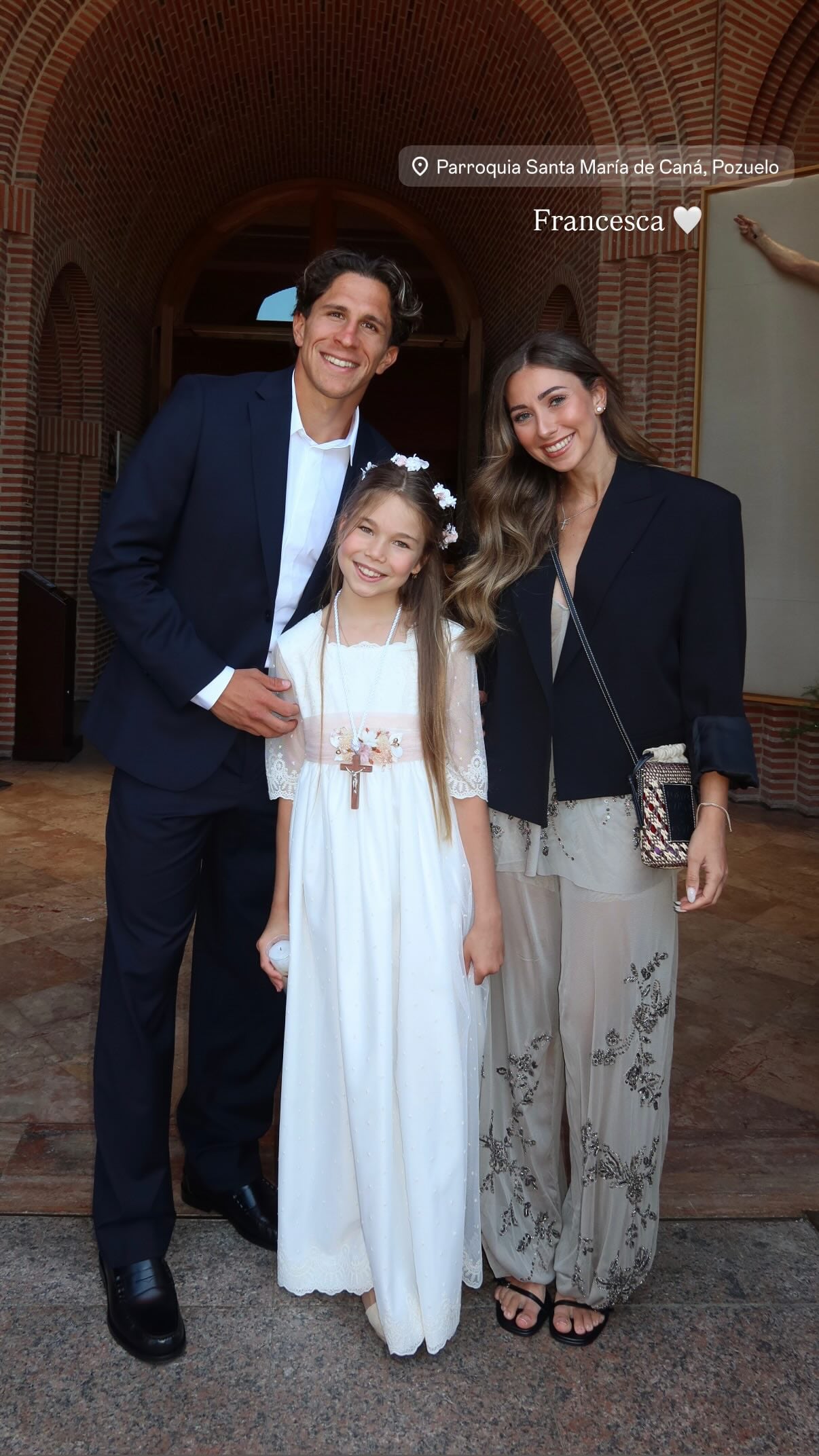 Giuliano Simeone y su novia Irene Ariza junto a Francesca