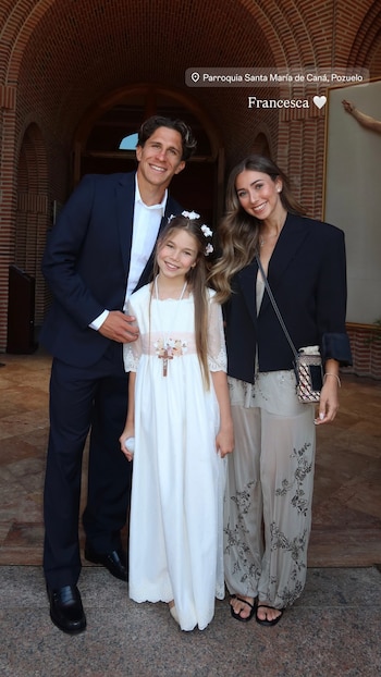 Giuliano Simeone y su novia Irene Ariza junto a Francesca