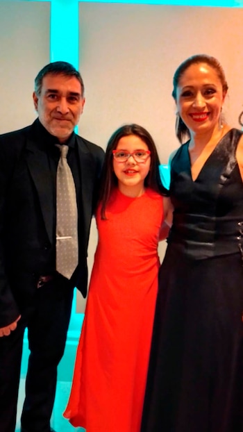 Angeles, Eve y Rodrigo tienen