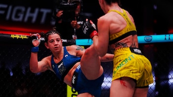La argentina Ailín Pérez venció a la brasileña Dumont en UFC: su reacción y la desafiante respuesta tras recibir preservativos de su rival