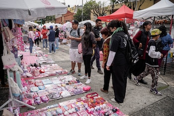 El bazar reunirán expositores que ofrecerán mercancía oficial y artículos difíciles de conseguir relacionados con personajes como Hello Kitty, My Melody, Kuromi, Cinnamoroll y Pompompurin. (Foto AP/Aurea Del Rosario)