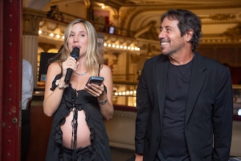 Ricky Sarkany junto a su