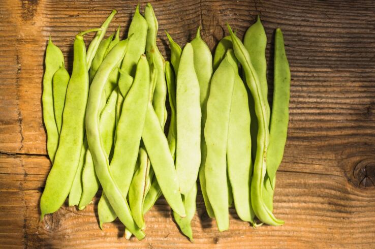 Las chauchas, ricas en fibra soluble y potasio, ayudan a regular la presión arterial y reducir el colesterol LDL, protegiendo la salud cardiovascular