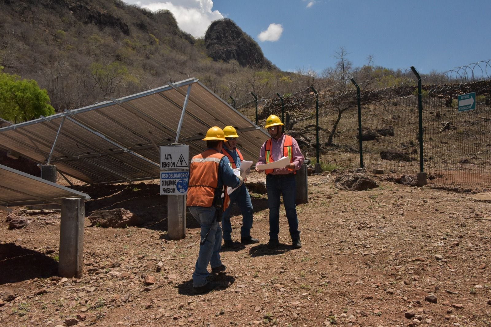 La CFE impulsa obras de electrificación para ampliar el acceso a la energía eléctrica en comunidades con mayores necesidades de infraestructura.