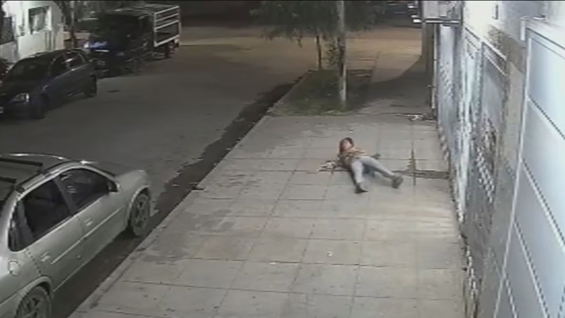 La adolescente fue herida cuando esperaba su turno para comprar en un kiosco