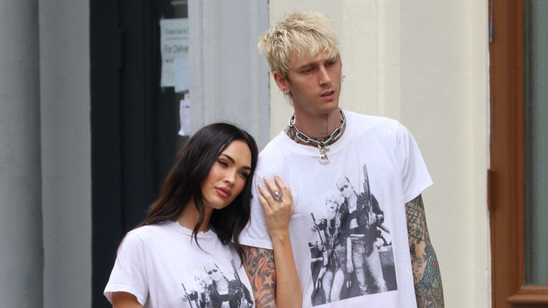Megan Fox y Machine Gun Kelly revelan el nombre de su hija tras semanas de especulación en medio de su separación y coparentalidad (Backgrid/The Grosby Group)