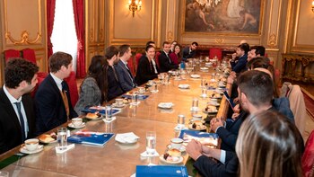 Los becarios participaron ayer de