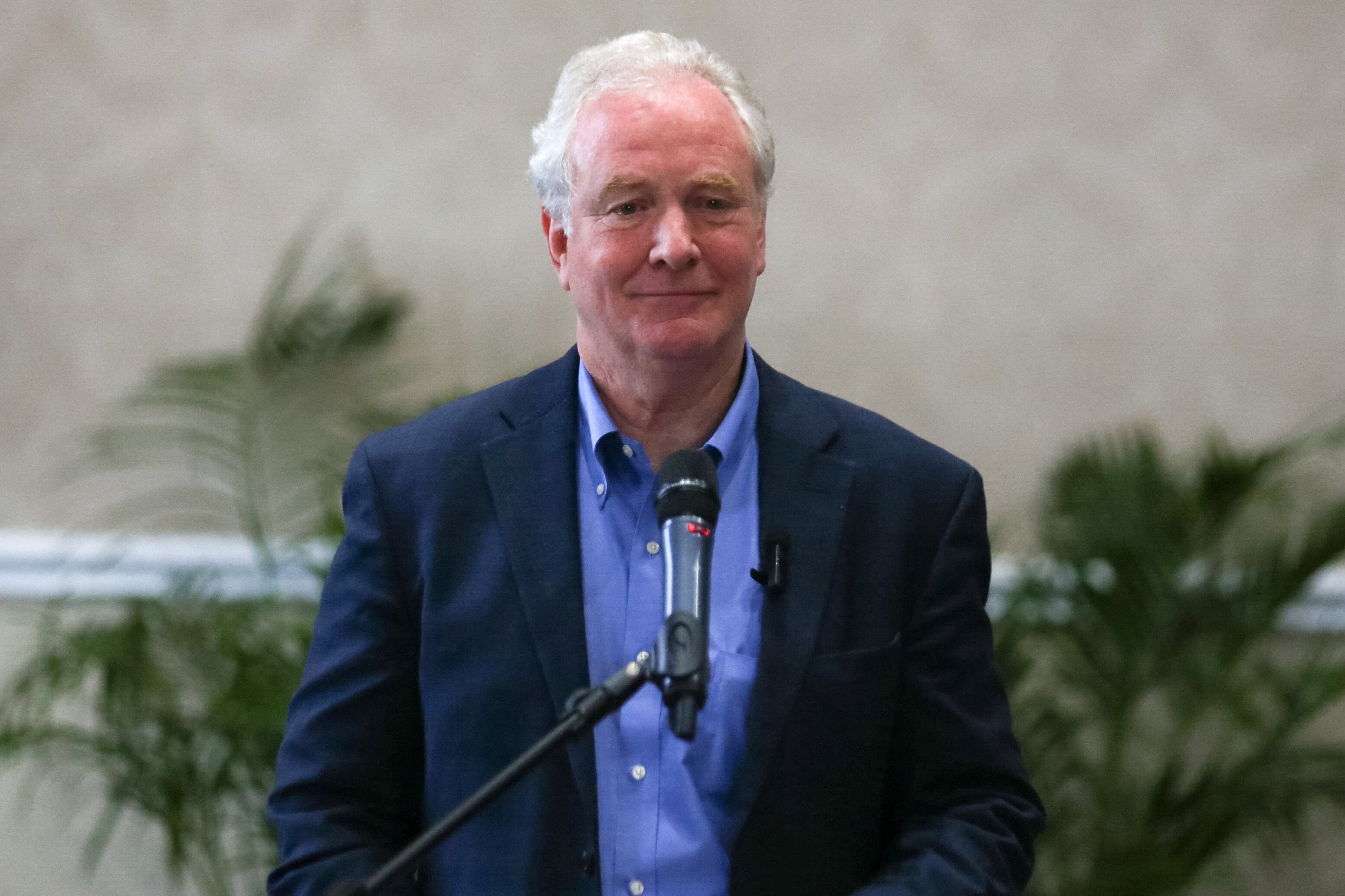 Van Hollen prometió proporcionar más información sobre el caso en los próximos días. (REUTERS/Jose Cabezas)