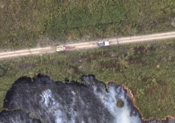 18/08/2026 Bomberos trabajan para extinguir el incendio de Hautes Fagnes (Bélgica).
El histórico incendio forestal desatado el pasado viernes en la reserva natural de Hautes Fagnes (los Altos Pantanos), en el este de Bélgica, permanece controlado este martes, aunque las autoridades belgas temen que un repunte del viento pueda extender las llamas hasta territorio alemán.
POLITICA
MINISTERIO DE DEFENSA BELGA