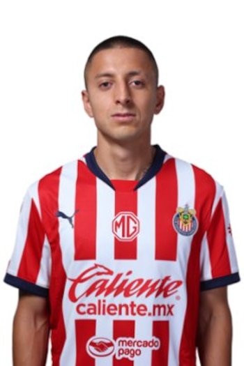 Alvarado juega como delantero en Chivas, club al que pertenece desde 2022. (Liga MX)