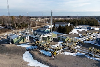 El fallo sostuvo que los reguladores de Michigan no evaluaron si el túnel extendería la vida útil del oleoducto y aumentaría el daño ambiental frente a un eventual cierre.