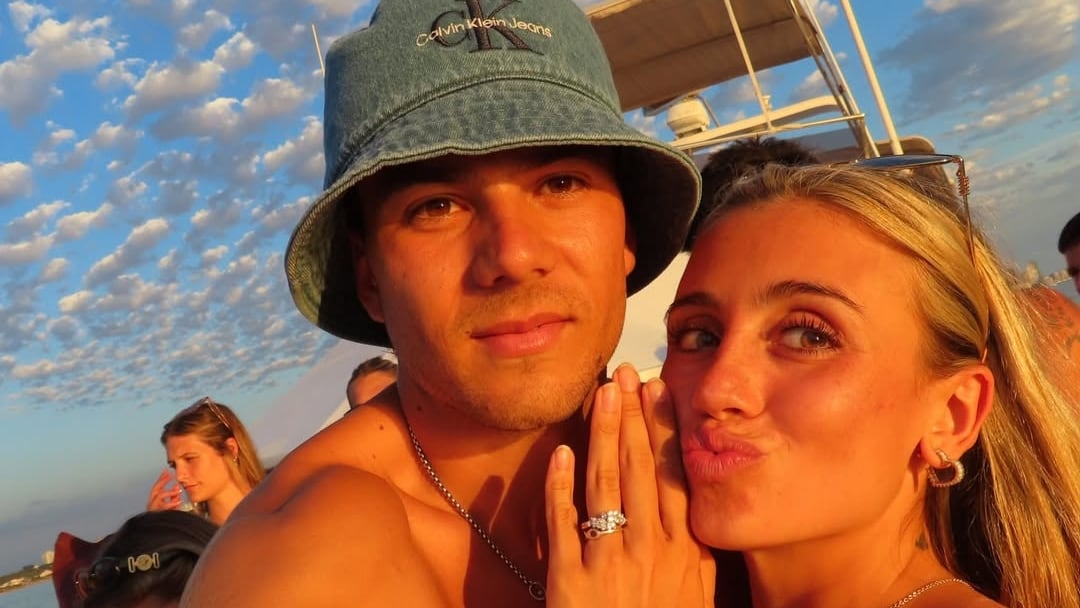 Lucas Blondel le propuso matrimonio a Morena Beltrán durante sus últimas vacaciones