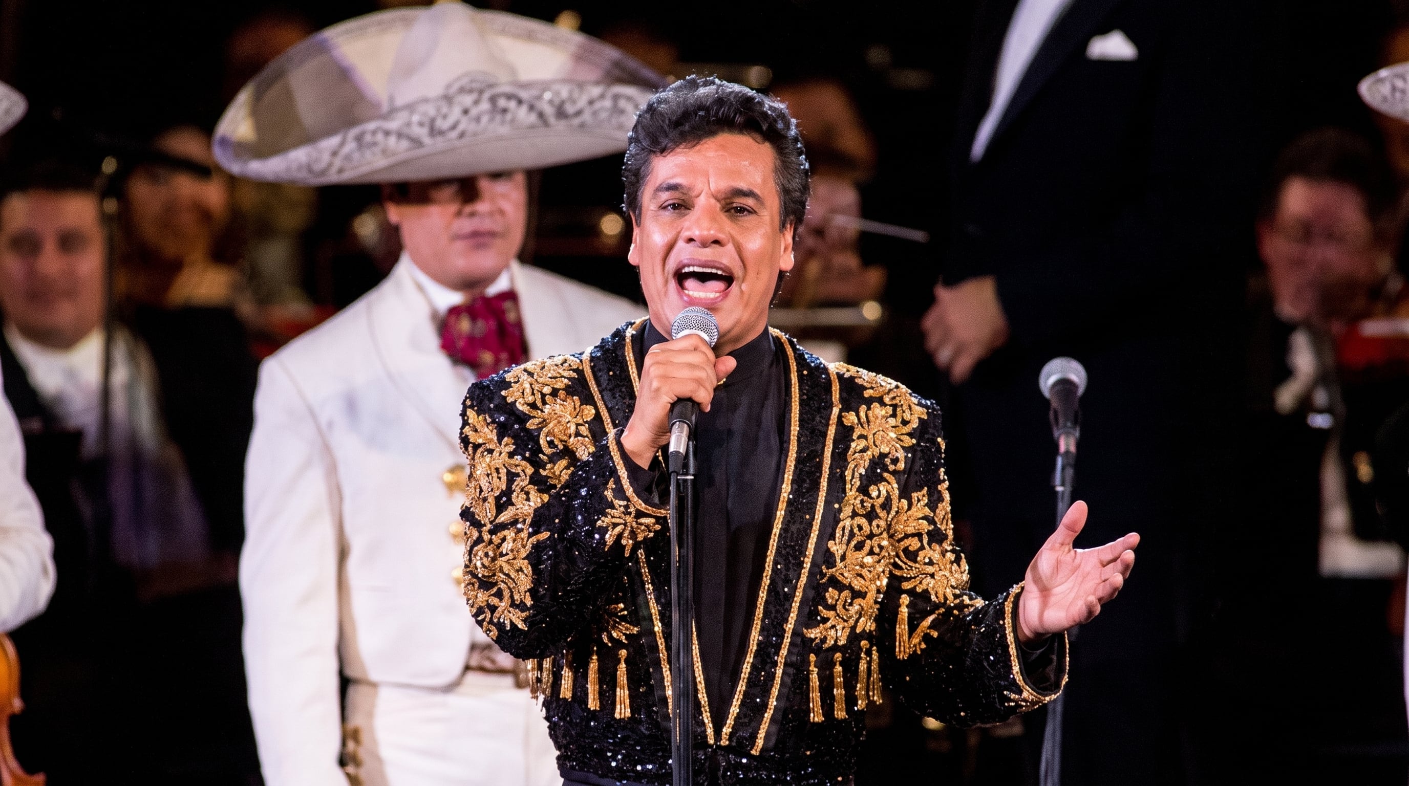 Juan Gabriel murió en el 2016 ((YouTube: Juan Gabriel))