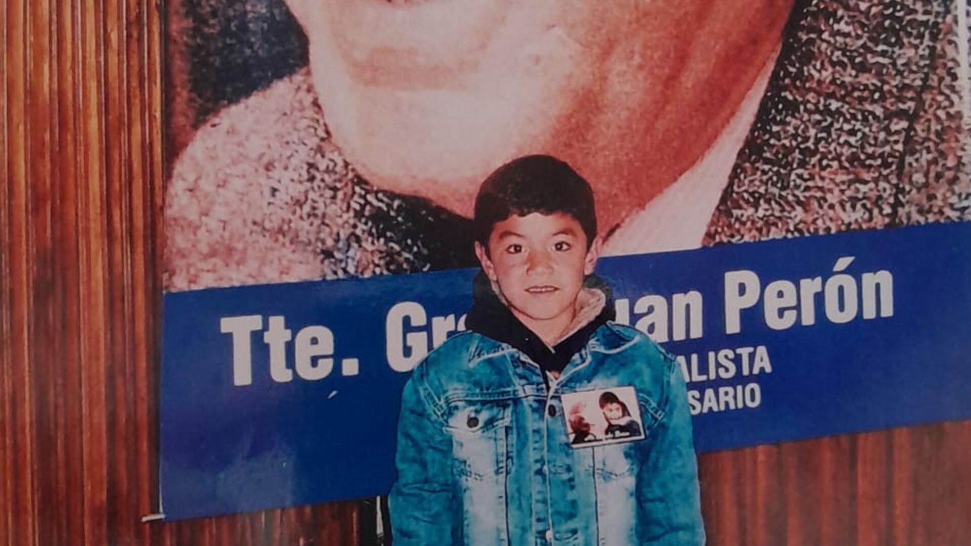 A cada acto que lo llevaba su madre, le colgaba la foto que se había sacado con Néstor para que lo reconocieran como su ahijado