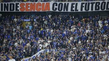 Jugadores de Millonarios FC rajaron el estado de la grama de El Campín: “Es muy peligrosa una cancha así”