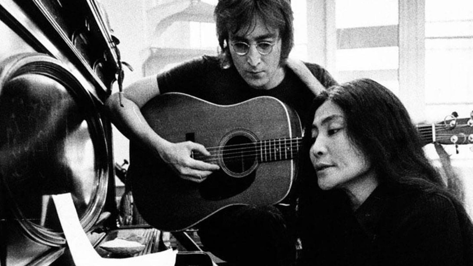 Yoko Ono y John Lennon en el documental