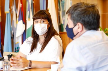 El ministro Daniel Arroyo junto