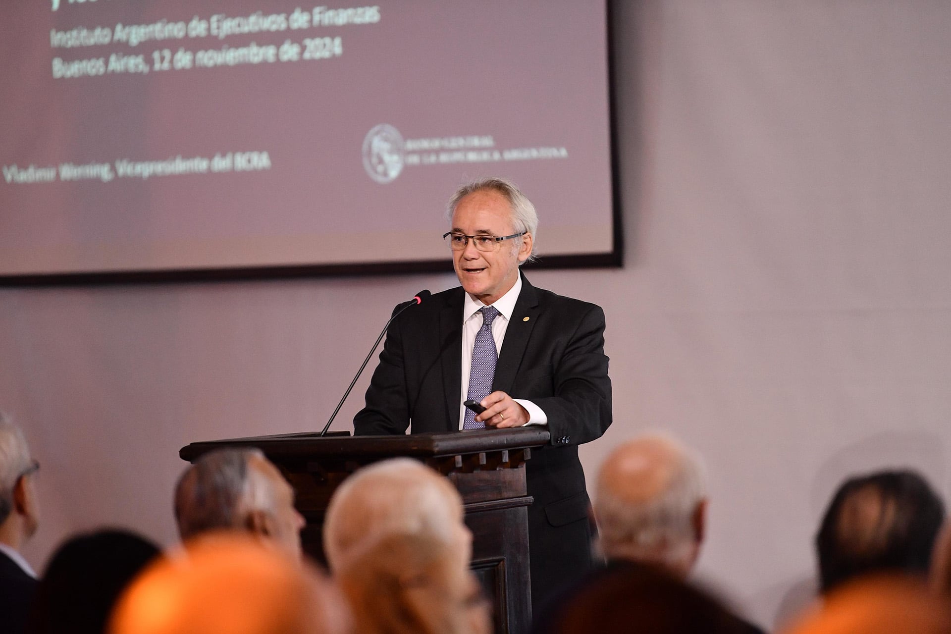 En la 12.ª Conferencia BBVA América Latina en Londres, Vladimir Werning, vicepresidente del BCRA, expuso que esperan que se liquiden USD 3.600 millones de la colocación de obligaciones negociables (ONs) por parte de empresas
