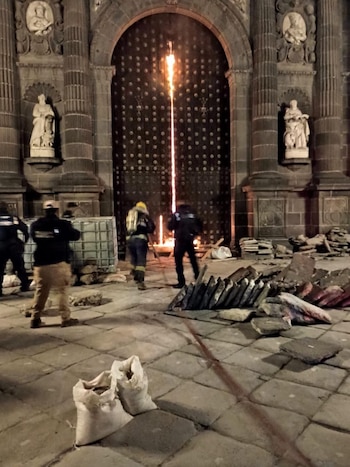 Dos sujetos incendiaron el recinto