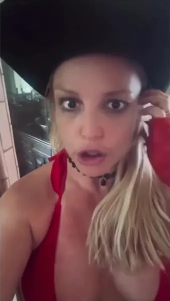 Britney Spears advirtió a sus seguidoras sobre este tipo de tratamientos estéticos. (Captura de video)