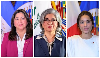 Cifras reveladoras dejan al descubierto la escasa presencia femenina en organismos internacionales. Relatos de embajadoras muestran cómo trabajan por nuevas oportunidades. Las normas existen, pero persisten barreras en lo alto del poder.