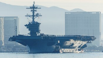 El portaaviones estadounidense ‘USS Abraham