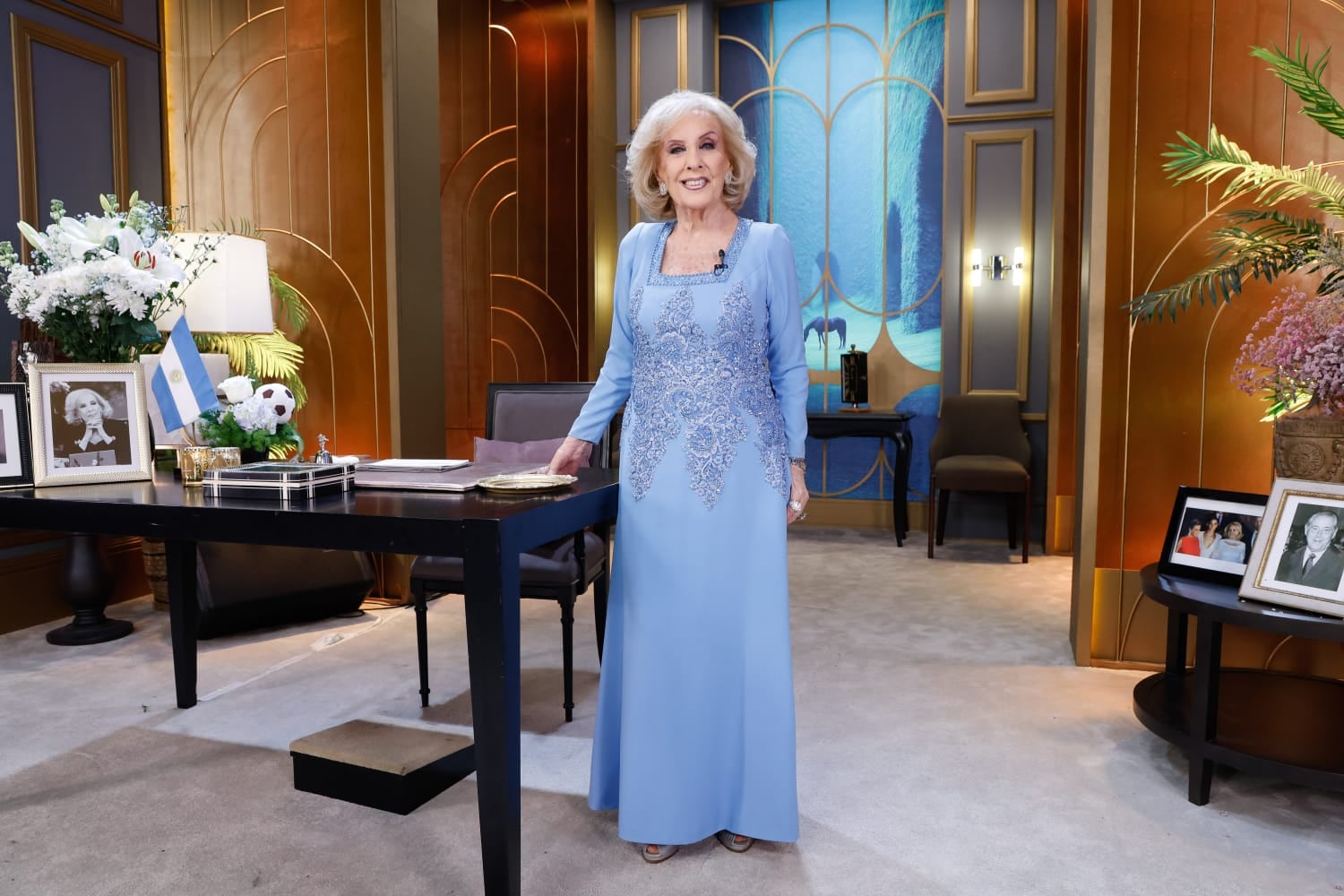 Mirtha eligió un vestido de color celeste en honor a la selección argentina (Prensa)