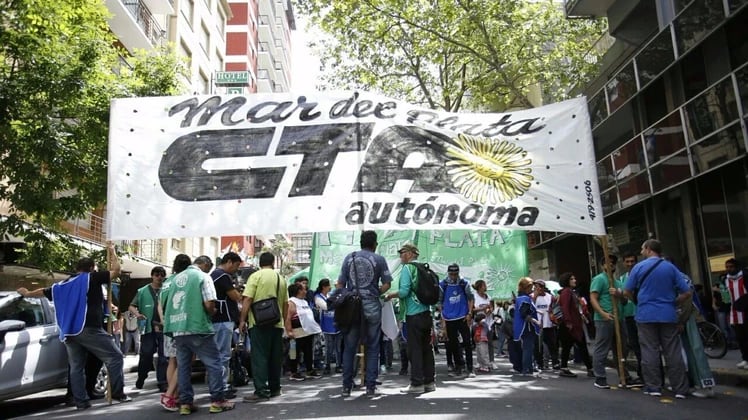 Trabajadores se movilizan en todo el país contra la reforma laboral de Milei