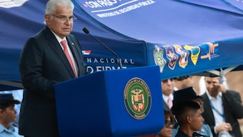 Presidente de Panamá se muestra