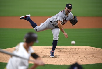 La ausencia de Urquidy obliga