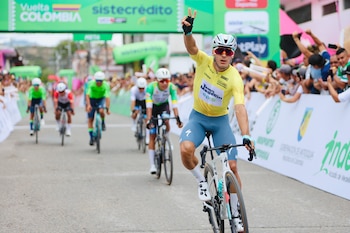 Wilmar Paredes ganó la tercera etapa y sumó su tercer triunfo consecutivo-crédito Vuelta a Colombia