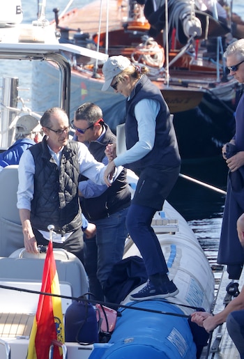 El rey Juan Carlos en las regatas de Sanxenxo con la infanta Elena (Europa Press)