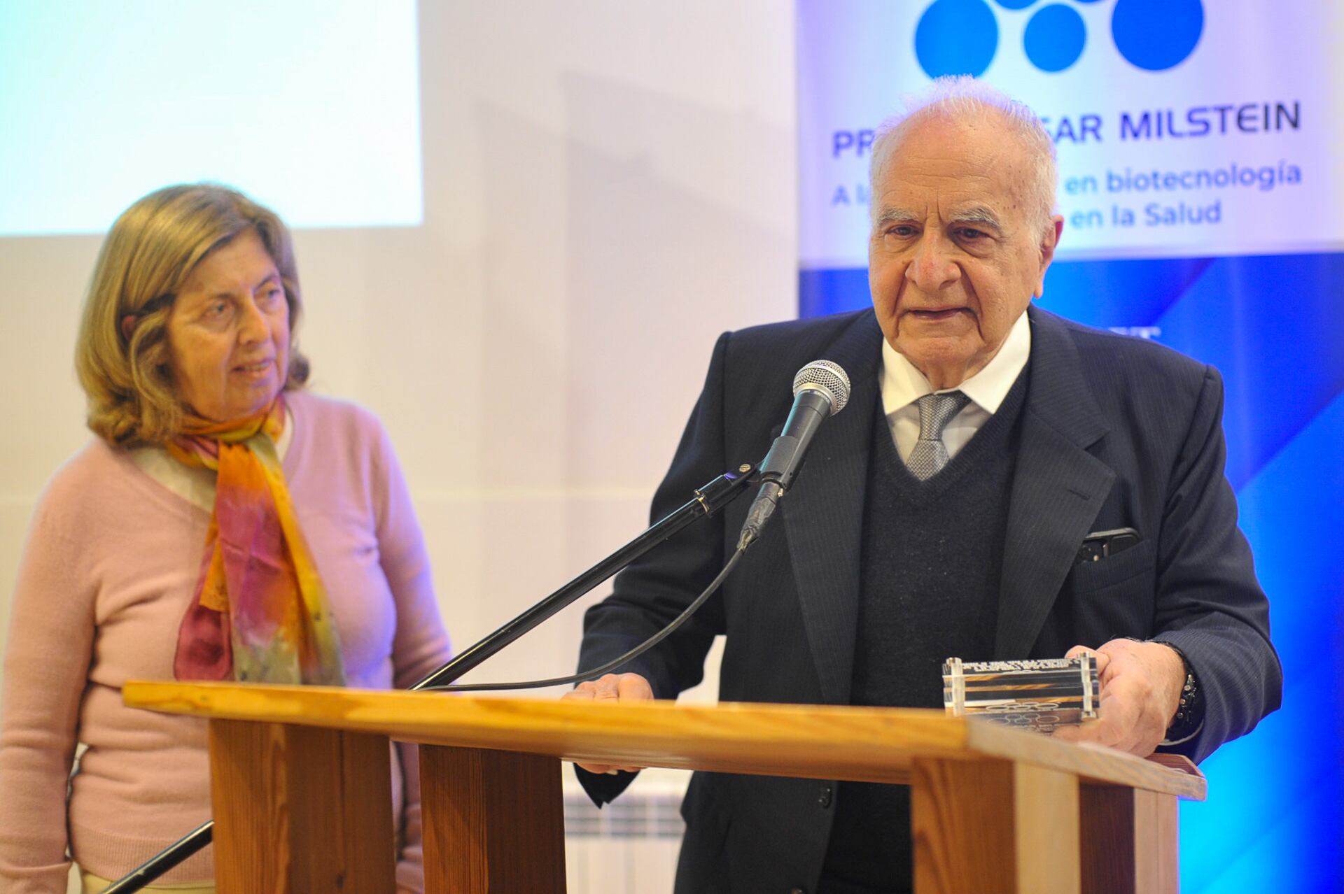 Daniel Stambulian junto a su esposa, Marie Sossie B. de Stamboulian