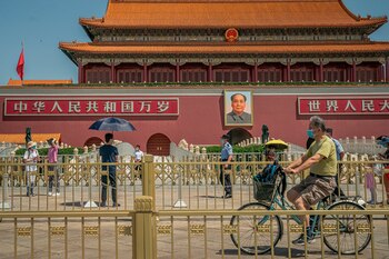 EFE/EPA/ROMAN PILIPEY