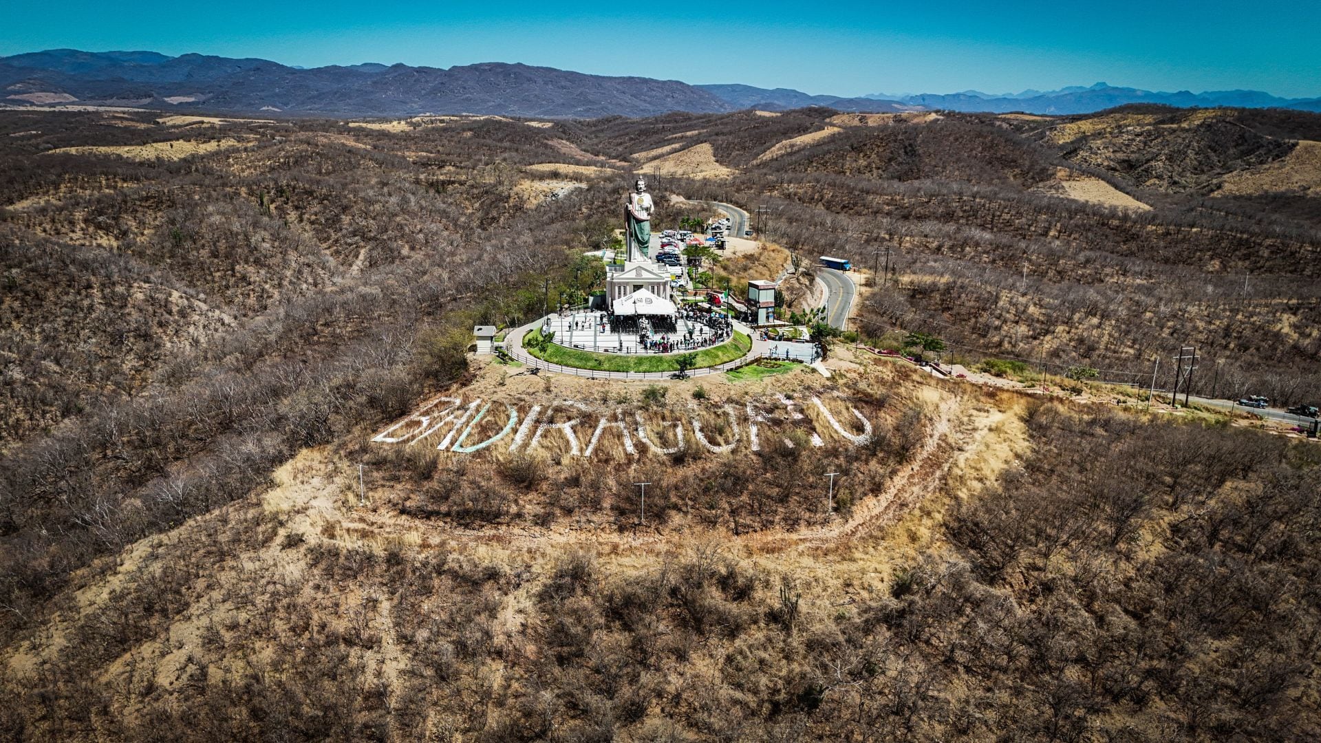 El gobierno local explicó que el nombre Badiraguato proviene de vocablos cahita-purépecha y se interpreta como “arroyo de muchos cerros”. FOTO: JOSÉ BETANZOS ZÁRATE/CUARTOSCURO.COM