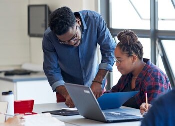 13-10-2021 IBM SKILLSBUILD
POLITICA INVESTIGACIÓN Y