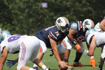 Juan Cruz juega en la