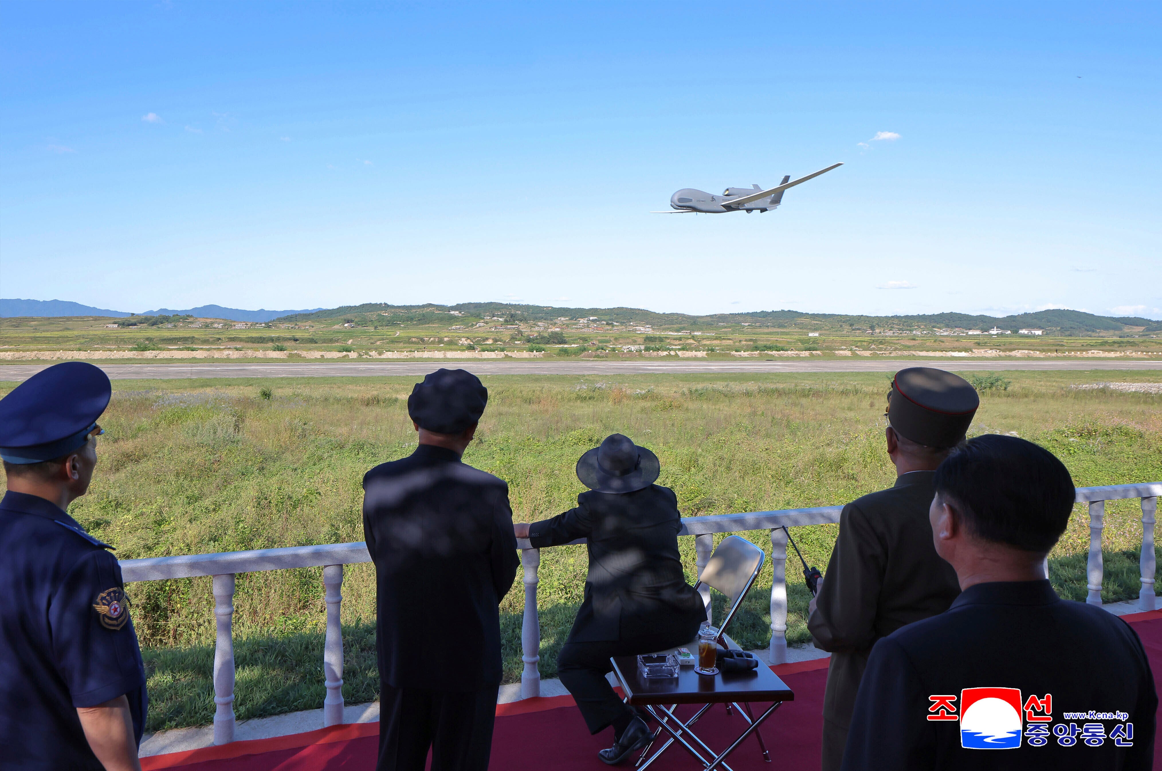El dictador norcoreano Kim Jong-un ordenó a su Ejército una rápida expansión de la tecnología de drones en plena tensión con Seúl