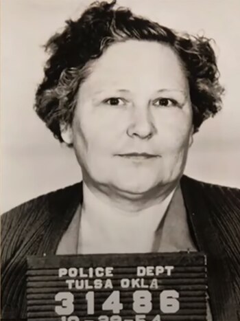 Mataba a sus familiares para