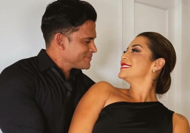 Revelan que Christian Domínguez y Karla Tarazona están a un paso del matrimonio tras viaje romántico. Captura: Magaly TV La Firme.