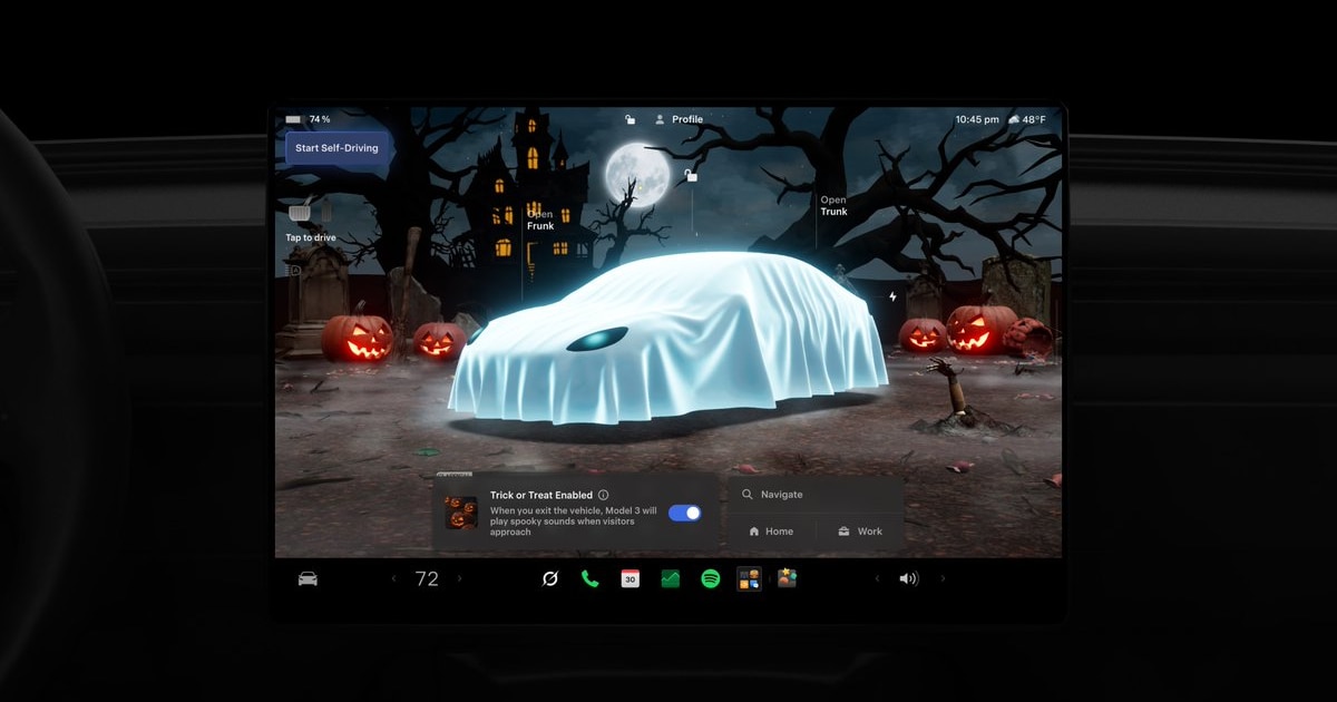 Tesla en modo Halloween: parpadean las luces del auto y emite sonidos de terror cuando alguien se acerca