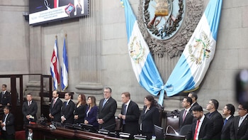 El Congreso de Guatemala conmemoró los 41 años de la Constitución en una sesión solemne